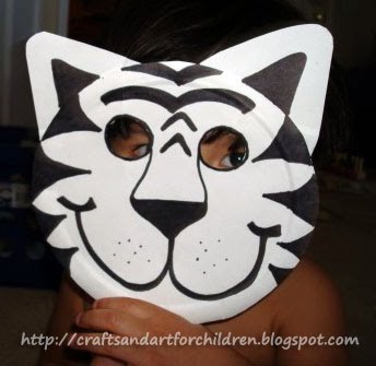 Entangle stylized cartoon lion mask Royalty Free Vector