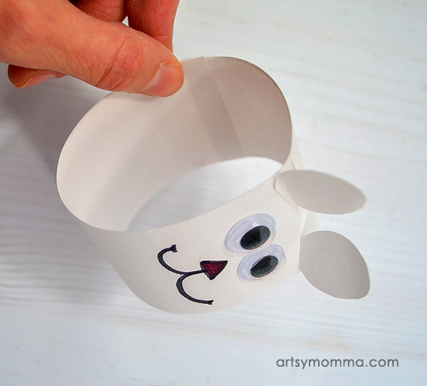 Easy Polar Bear Paper Craft - Secure rolled paper with tape
